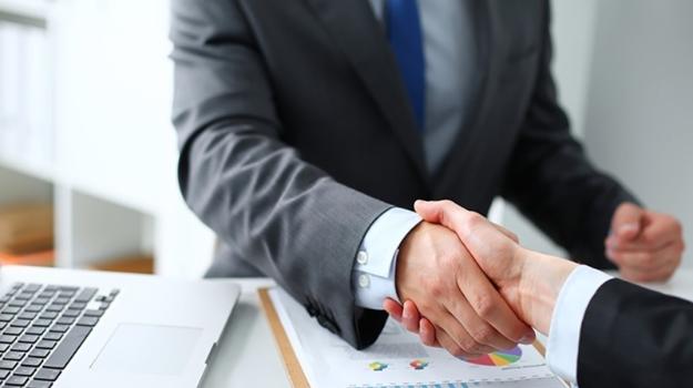 В сфере логистики и перевозок высокооплачиваемые вакансии предлагают в каждом втором городе